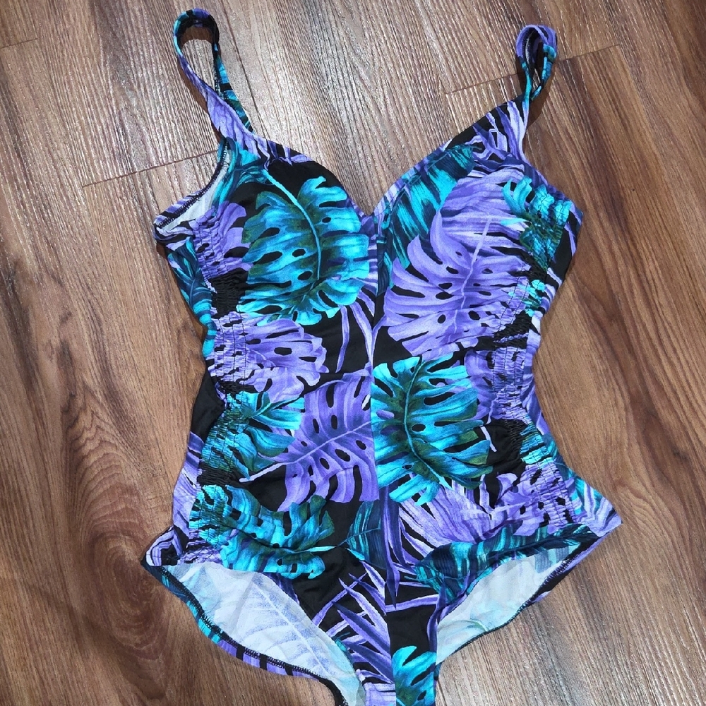 Tropical Leaf Print Women's One-Piece Swimsuit